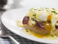 How to prepare Eggs Benedict?