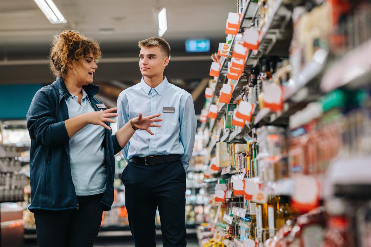 MUNKAHELYI ANGOL: Working in a supermarket (hanganyaggal) 14