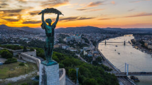 A budapesti Szabadság-szobor titkai