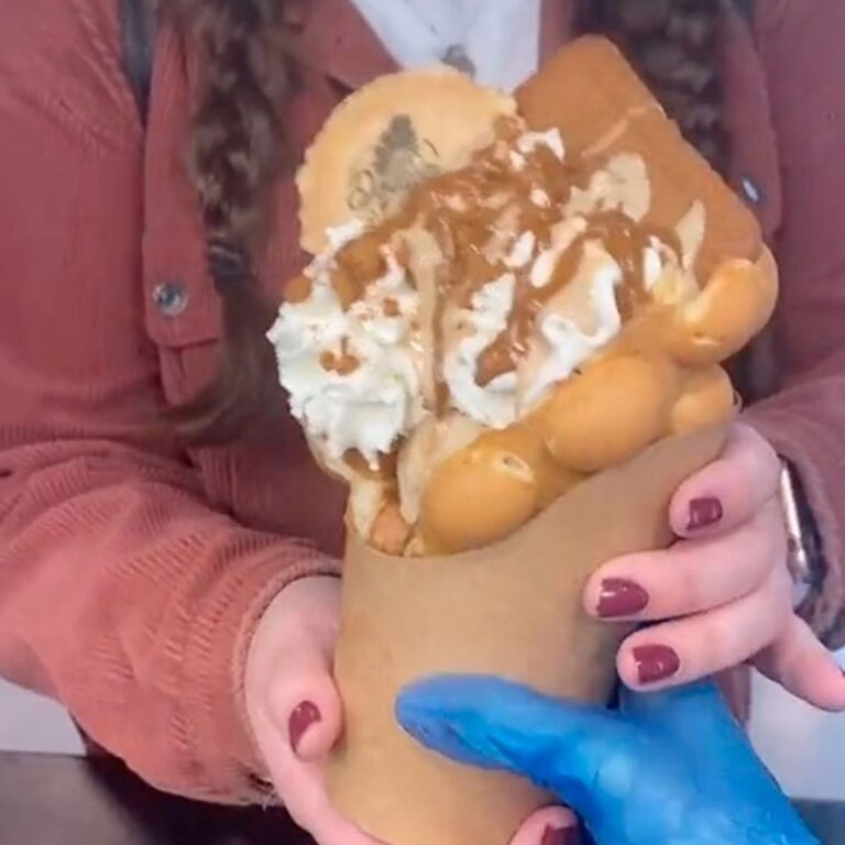 Sweet-toothed woman travels 130 miles just to try viral Biscoff dessert 16 Sweet-toothed woman travels 130 miles just to try viral Biscoff dessert