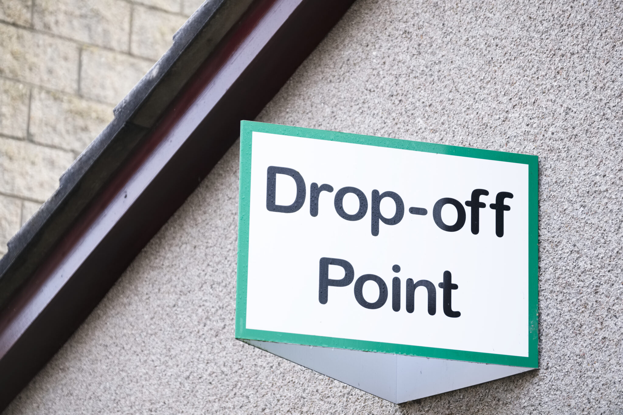 HÍREK A NAGYVILÁGBÓL: Woman hit with £100 parking fine after dropping off donations at charity shop 1