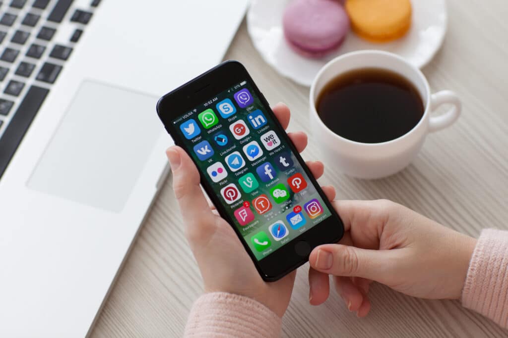Hallás utáni értés: Taiwan woman divorces husband who ignored her messages 18